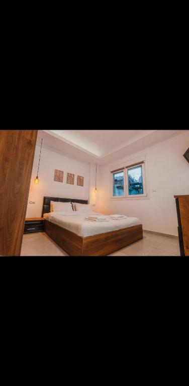 Calmio Athens 3