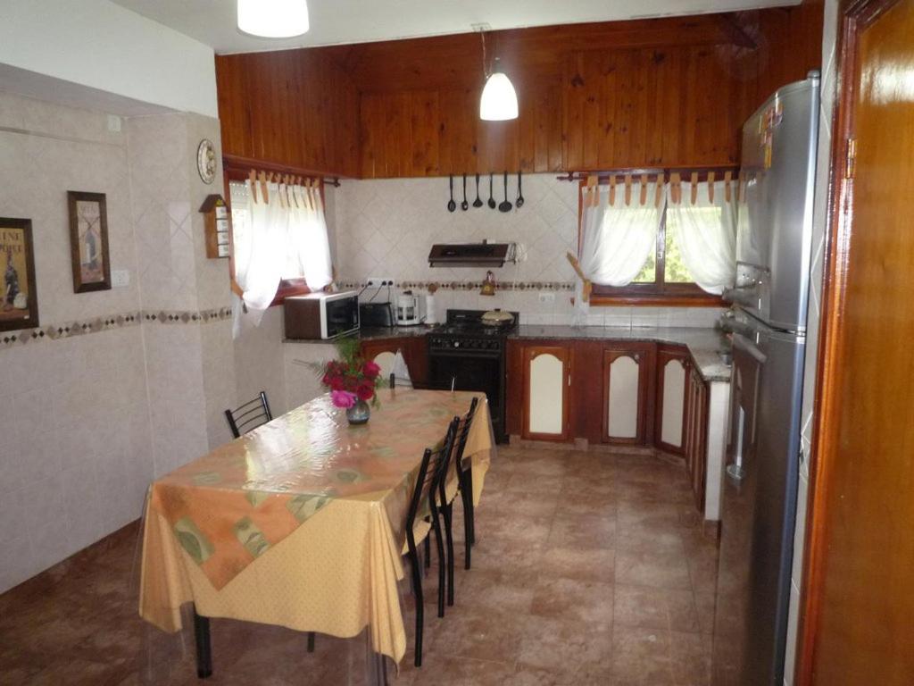 Foto de la galería de Chalet familiar adosado Rosas Rojas en Villa Gesell