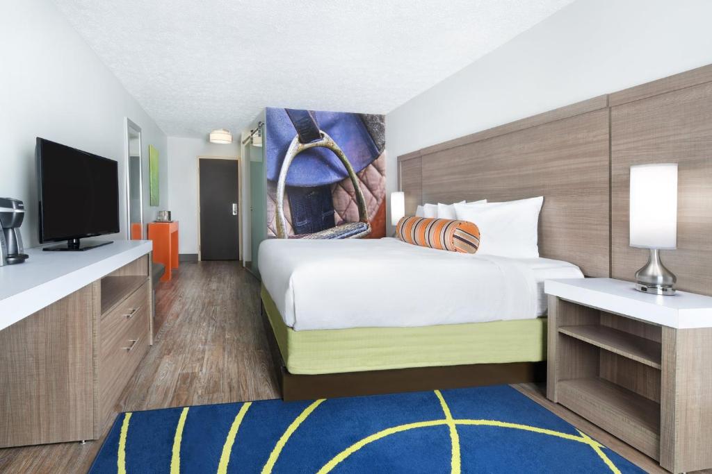 Hotel Indigo Cleveland Beachwood by IHG - Standard King Room