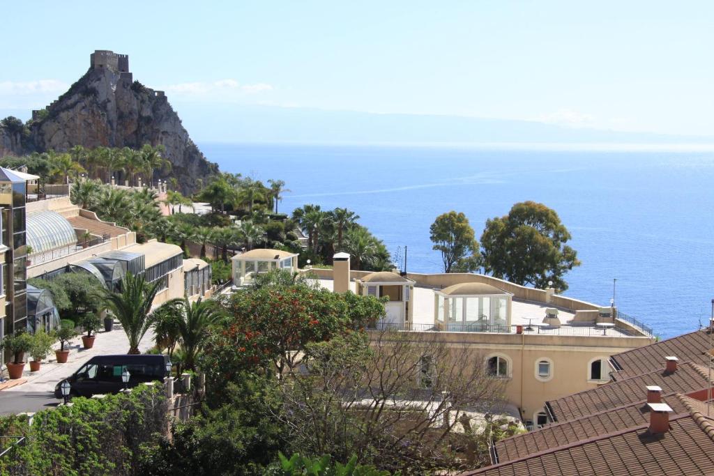 Booking.com: Capo Dei Greci Taormina Coast Hotel & SPA , Santa Margherita- Sant'Alessio Siculo, Italia - 634 Giudizi degli ospiti . Prenota ora il tuo  hotel!