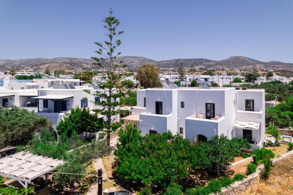 a view of a white house at Guesthouse Perdikouli in Aliki