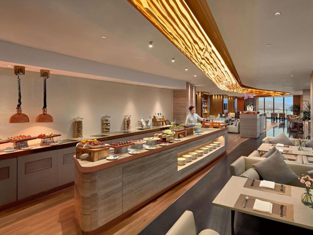 Novotel Danang Premier Han River: breakfast