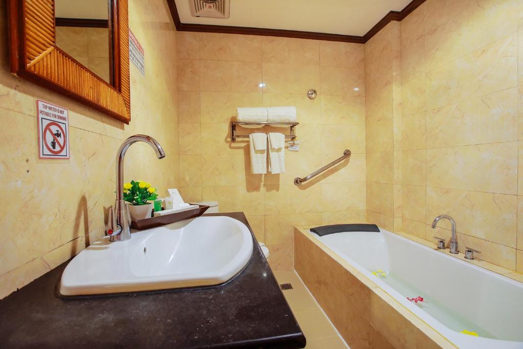 Paradise Garden Hotel and Convention Center Boracay Powered by ASTON photo