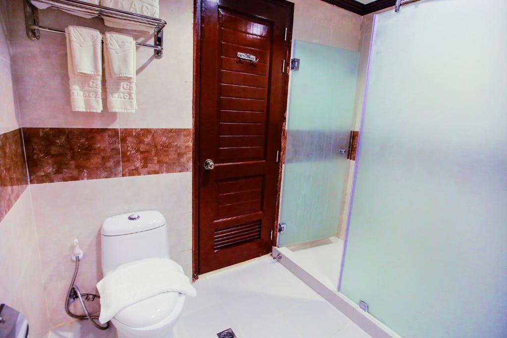 Paradise Garden Hotel and Convention Center Boracay Powered by ASTON photo
