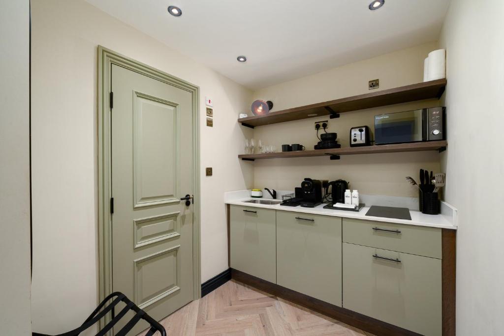 GuestReady - The Euston photo