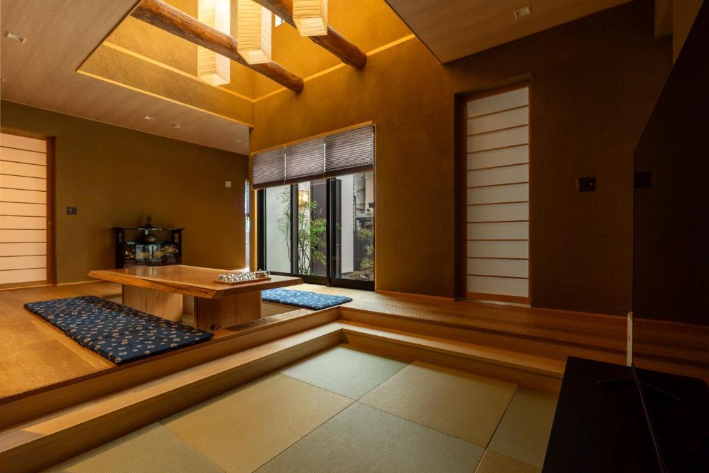 鶴Inn 贅沢な和モダン一軒家 鶴橋駅徒歩5分 難波 梅田 天王寺 関西空港 奈良直通 松風
