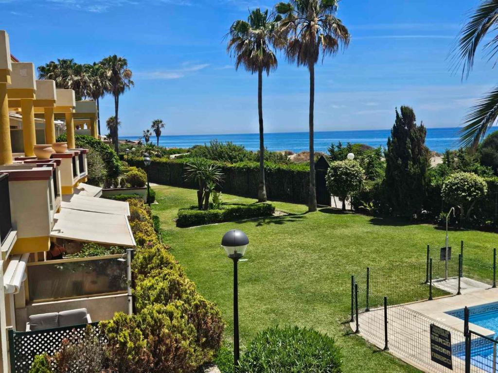 FRONTLINE BEACH APARTMENT IN Romana Playa MARBELLA
