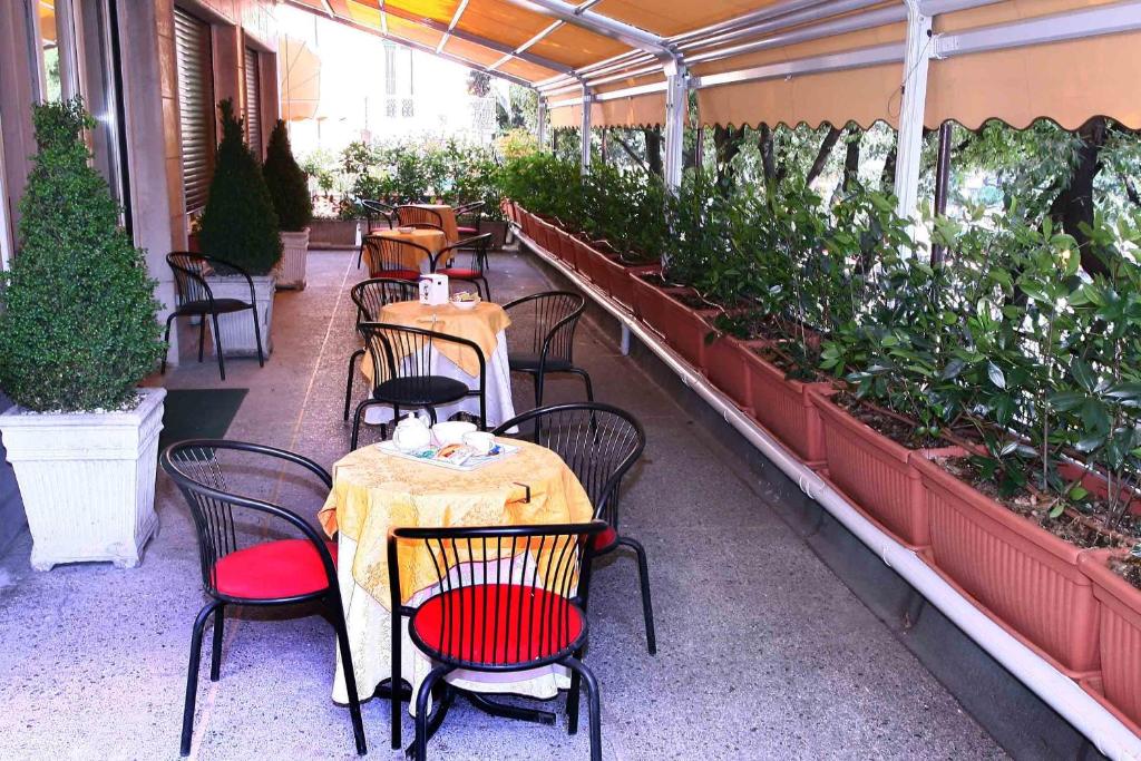 Reštaurácia alebo iné gastronomické zariadenie v ubytovaní B&B La Terrazza