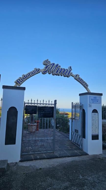 a gate with a sign on top of it at Residenz e Ristorante da Mimì in Forio d'Ischia