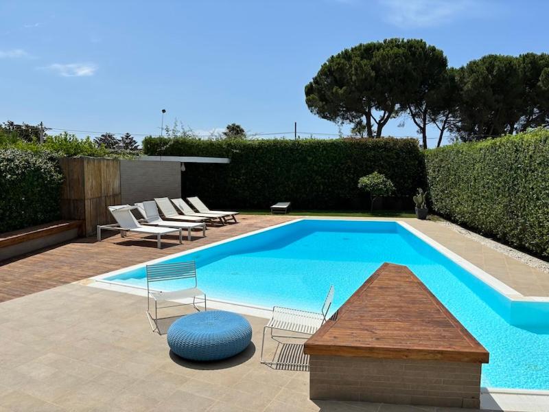 Luxury Swimming Pool