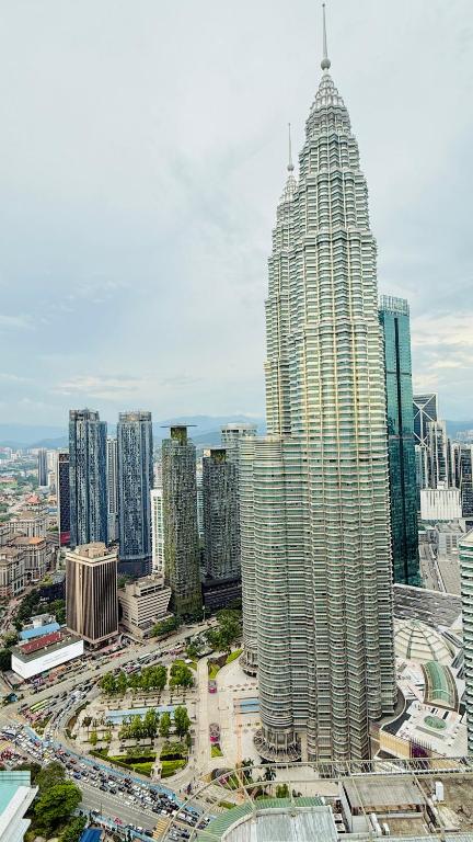 sky suites klcc by KL Images
