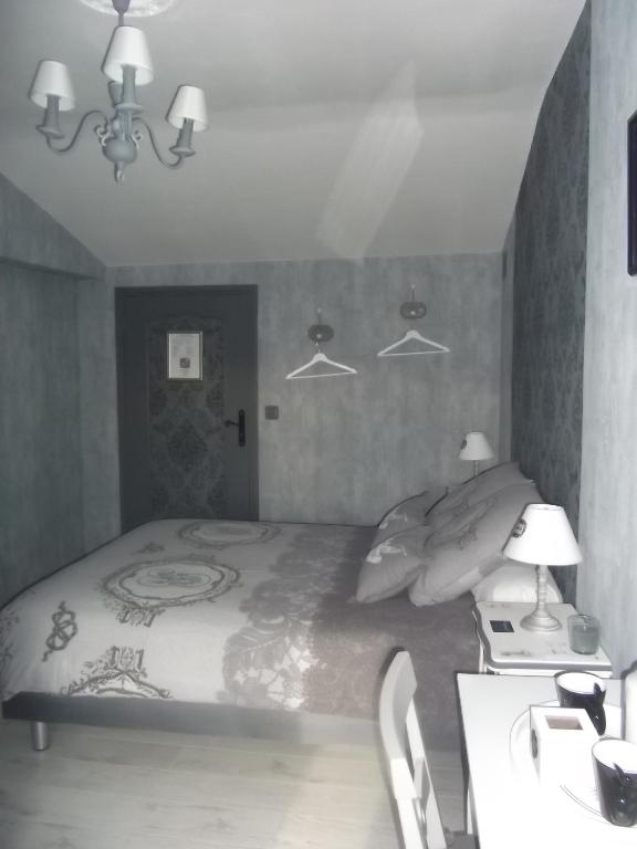 Au Vieux Logis 63 - Double Room With Mountain View