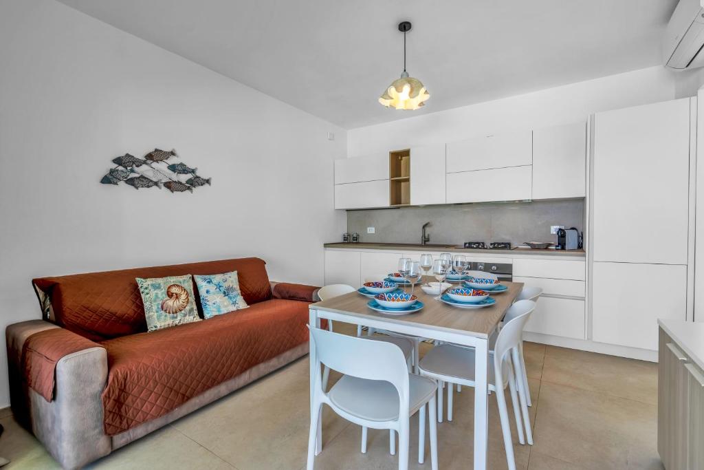 Exclusive White Residence - With Pool - Sea View