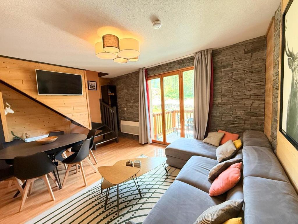 Duplex rénové - 3 CHAMBRES 8 PERS dernier étage