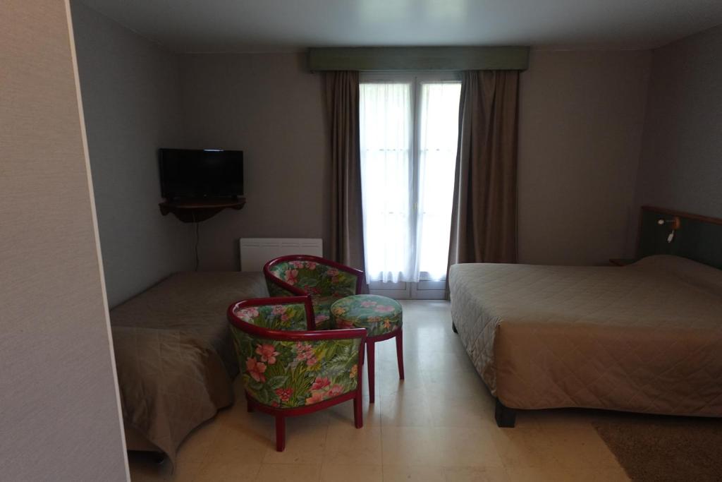 Cit'Hotel Avallon Vauban - Studio Triple - 1 Lit Double & 1 Lit Simple