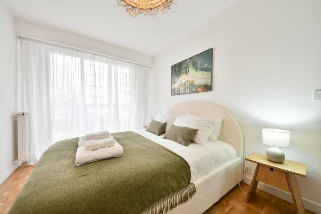 Champs de Mars Eiffel Tower Spacious 1BR