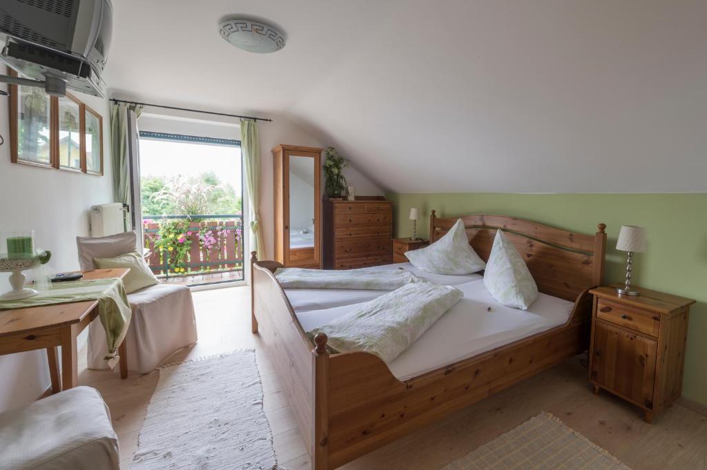 Postel nebo postele na pokoji v ubytování Privatzimmer Haring