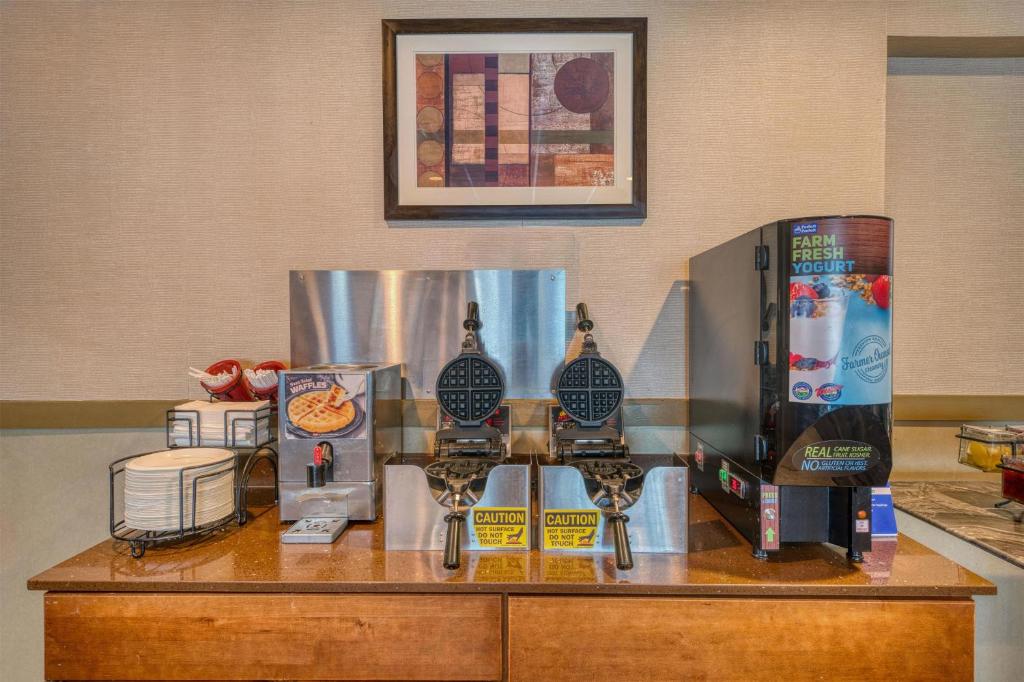 Best Western Philadelphia South - West Deptford Inn photo