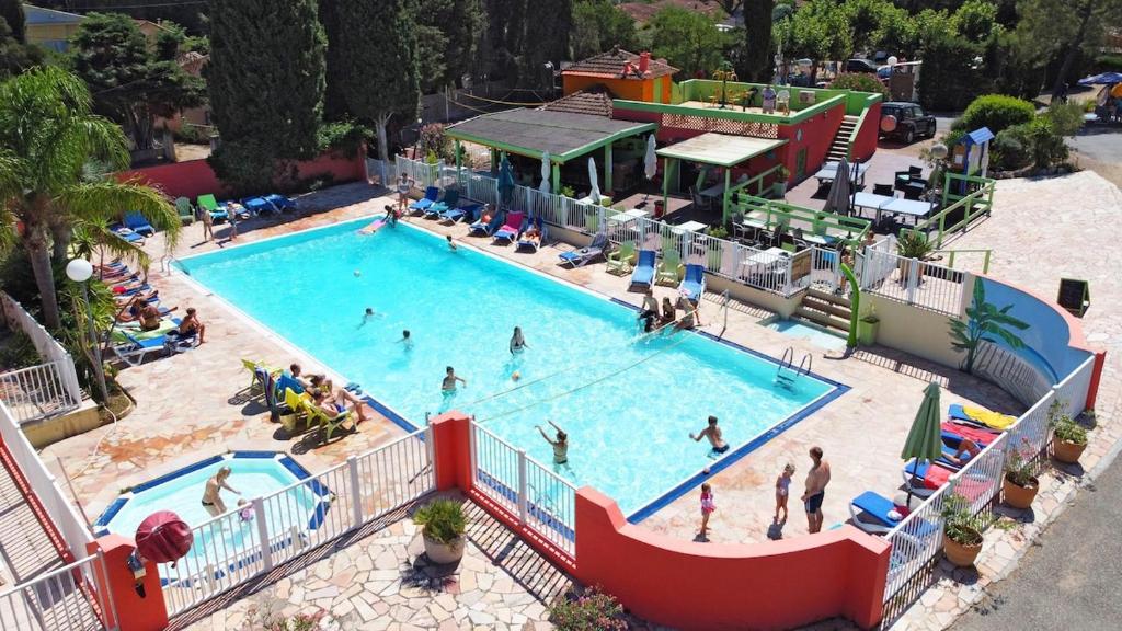 an overhead view of a pool at a resort at Camping les Lauriers Roses in Fréjus