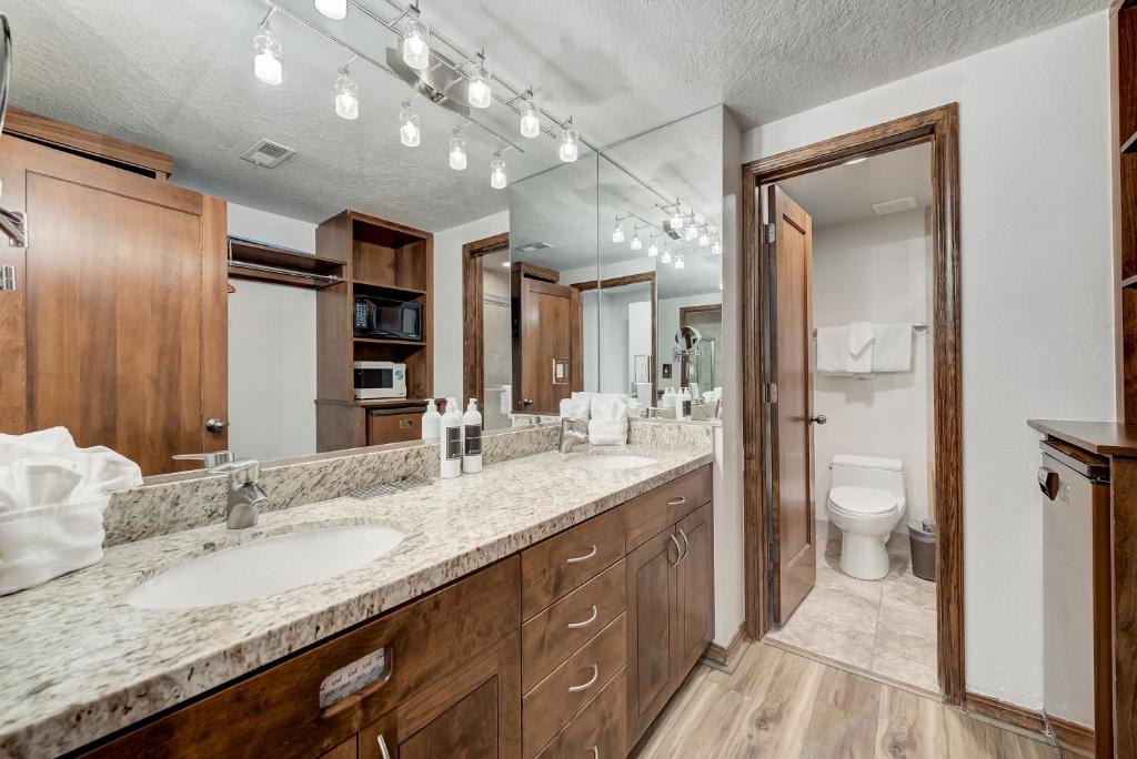Shadow Ridge by All Seasons Resort Lodging - 