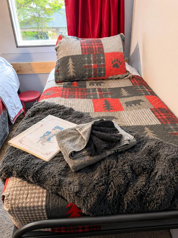 Nauti Otter Inn and Yurt Village - Cama Em Dormitório Misto Com 6 Camas