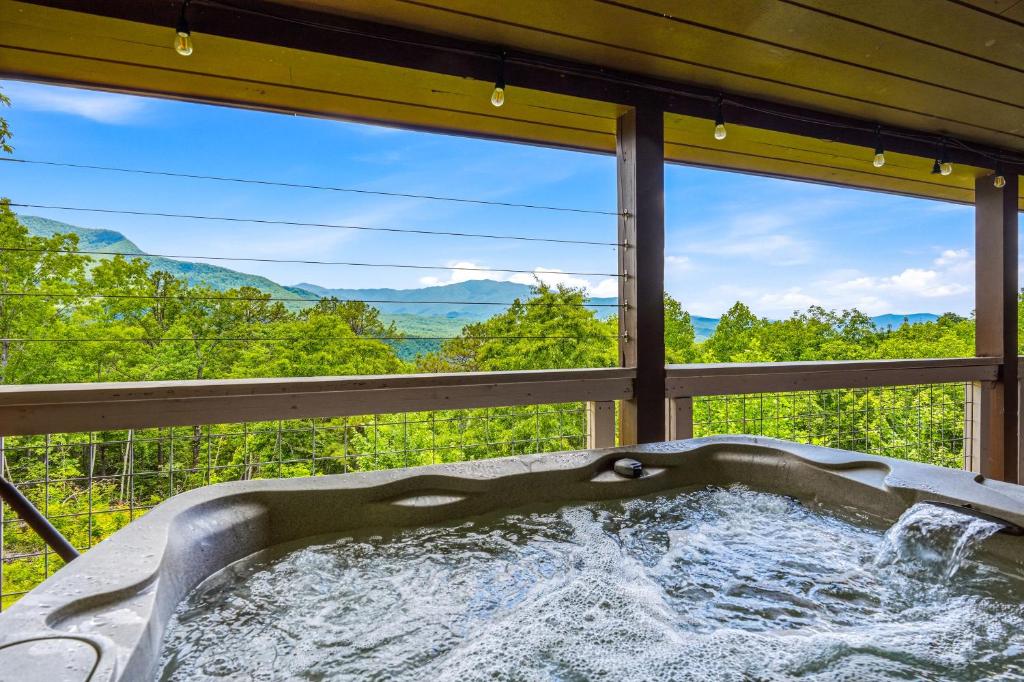 Bearded Bear Lodge, Gatlinburg (updated prices 2026)