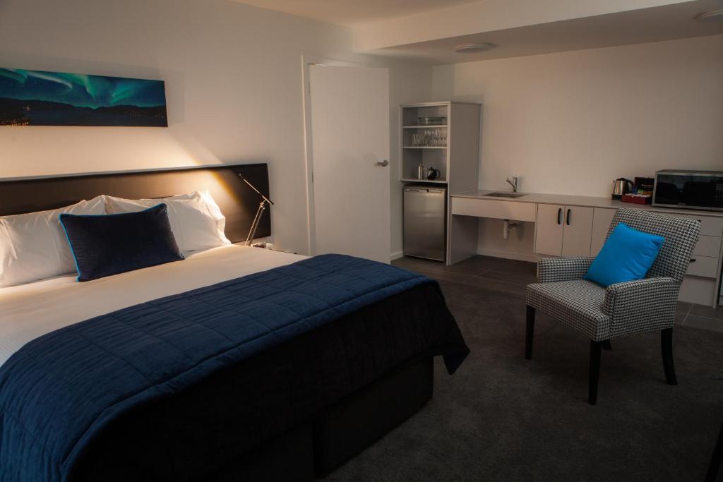 Aurora on George - Resim 4