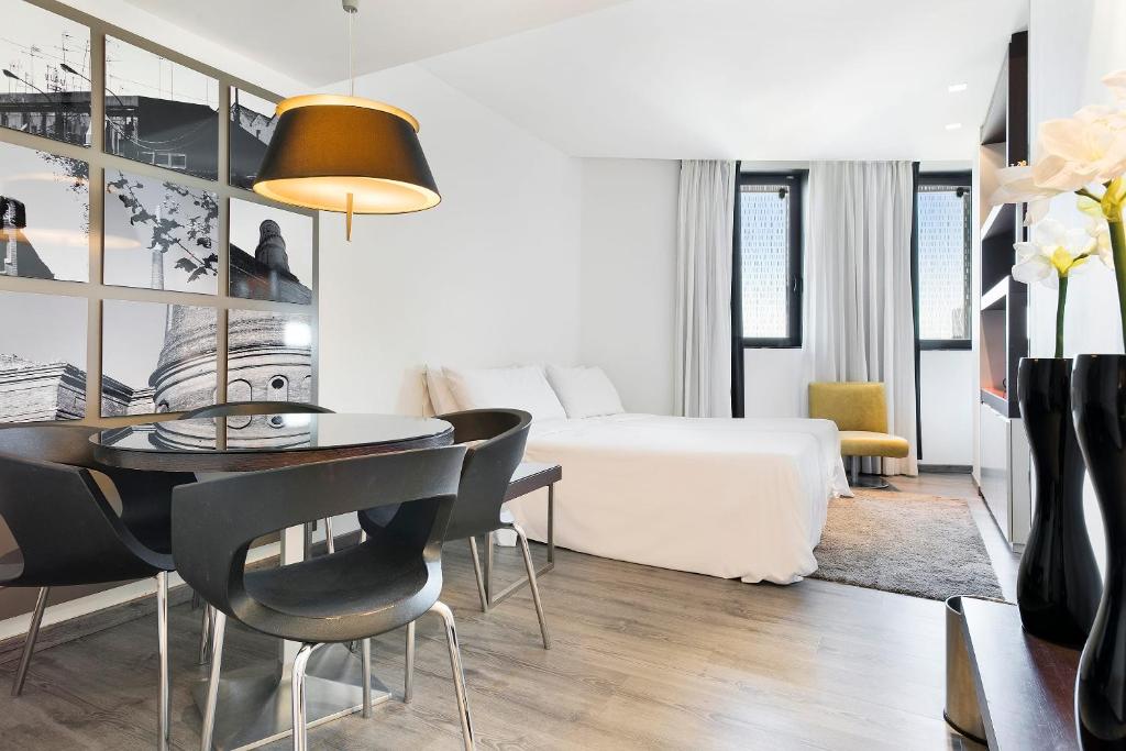 Hotel Barcelona Condal Mar, Affiliated by Meliá - Quadruple Room