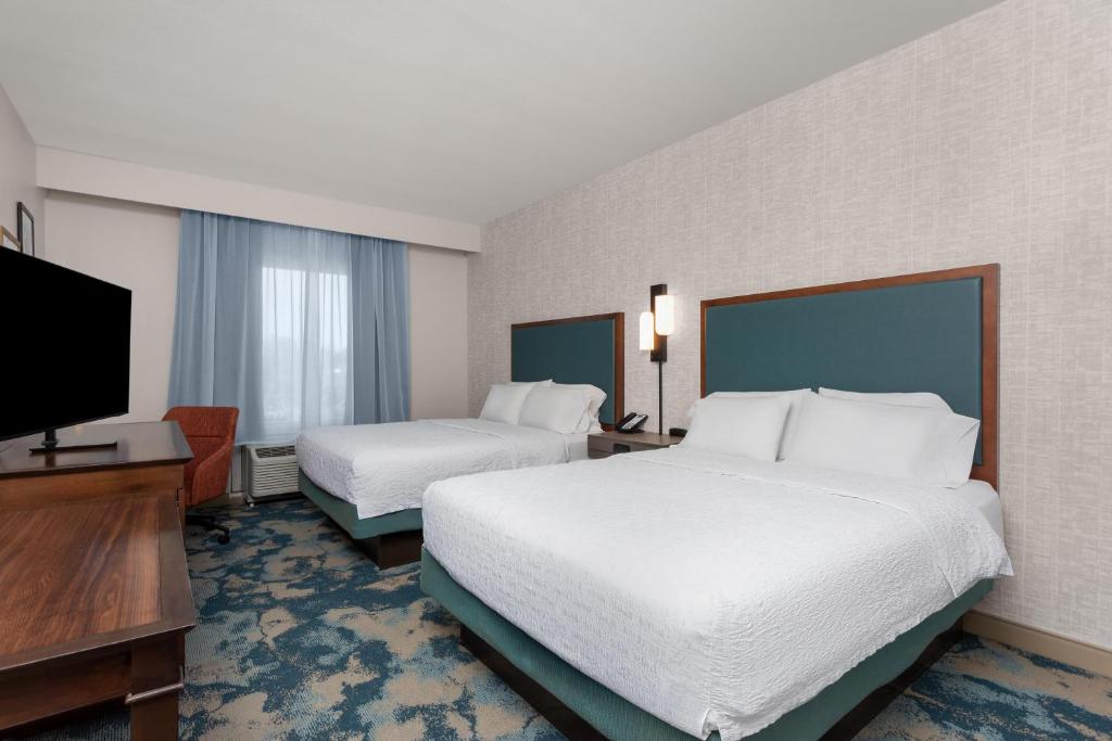 Hampton Inn & Suites - DeLand photo