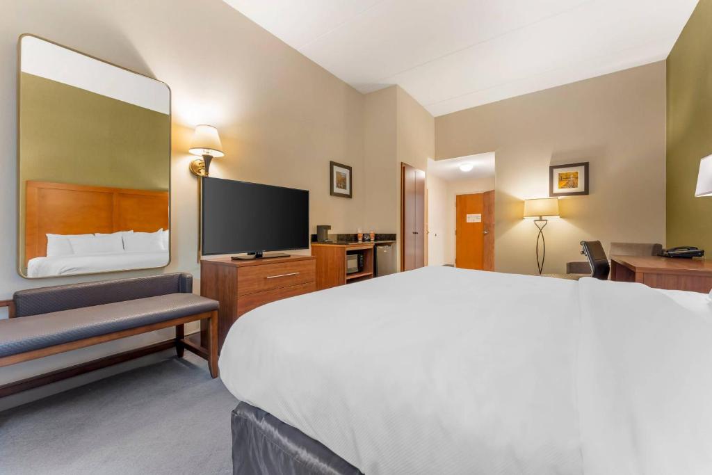 Comfort Inn & Suites LaVale - Cumberland - Habitación Con Cama Extragrande - No Fumadores