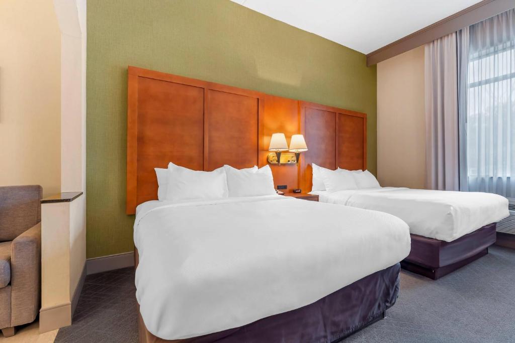 Comfort Inn & Suites LaVale - Cumberland - 1 Bedroom Suite With 2 Queen Beds - Non-Smoking