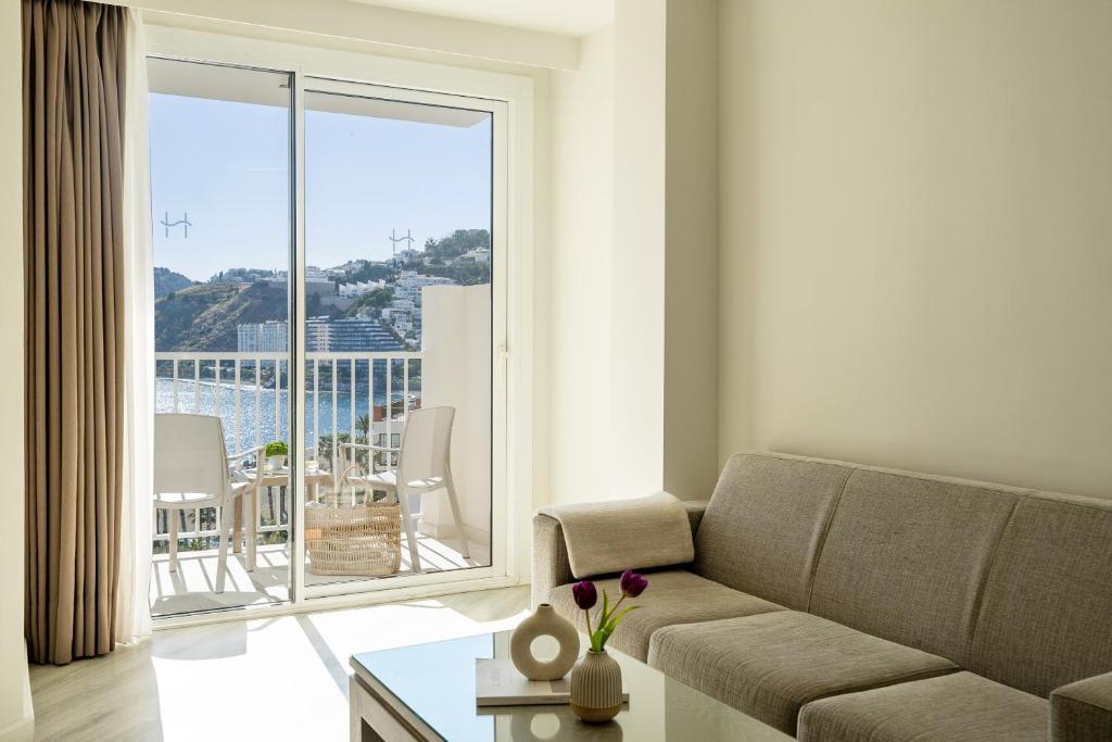 Hotel Helios Costa Tropical - Standard Twin Room With Side Sea View