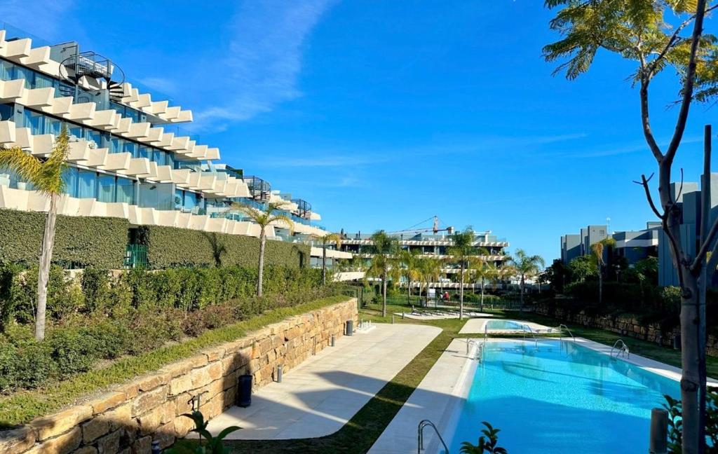 Modern Sea View 3 Bedroom Apartment