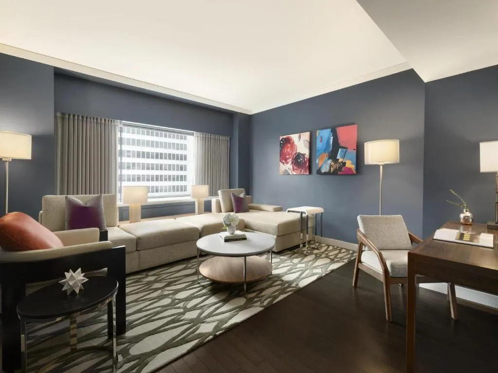 Fairmont Gold Junior Suite with City View