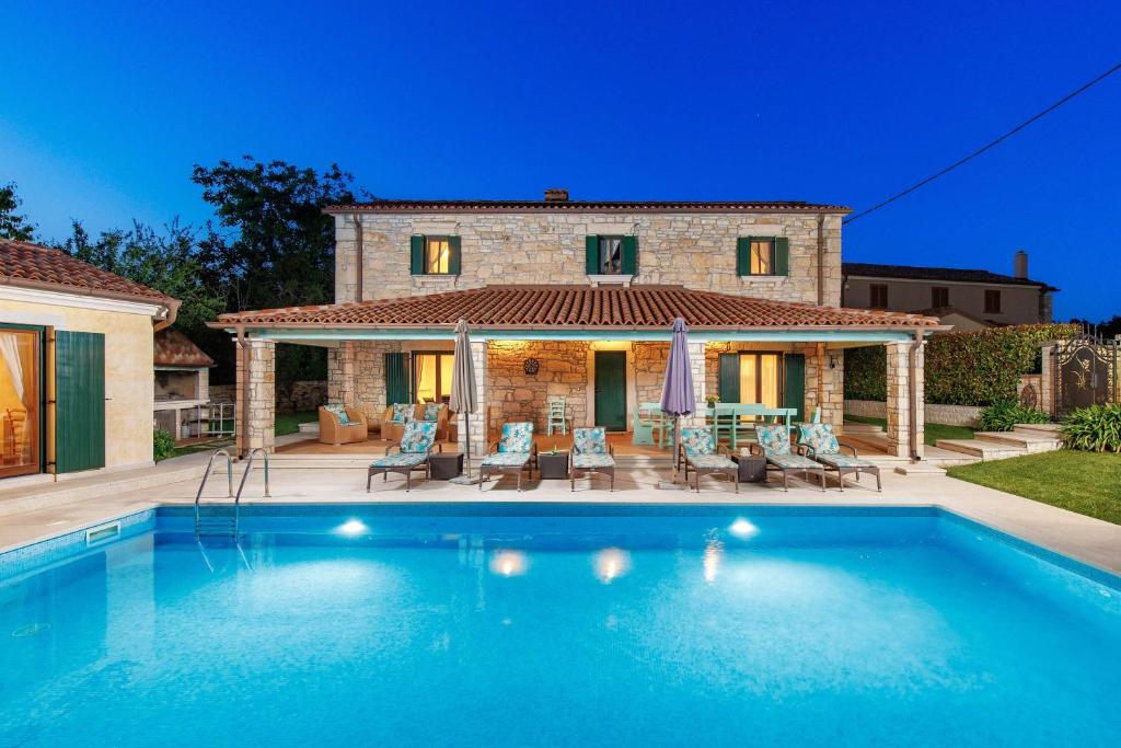 Countryside Villa Romina with private heated pool, Radetići (updated ...