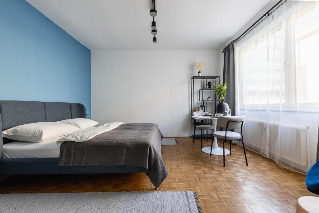 Bright apartment in center with a modern design