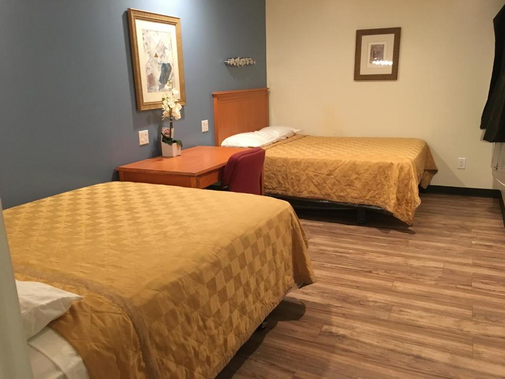 Lincoln Park Motel - Queen Room