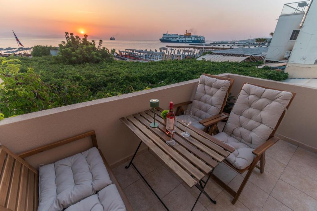 Nero Blu Beachfront, Sunrise & Sea Views