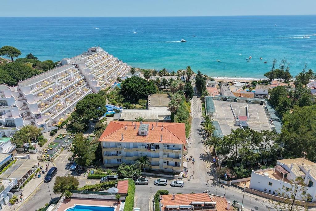Porta da Oura - 2 min walking from Praia da Oura