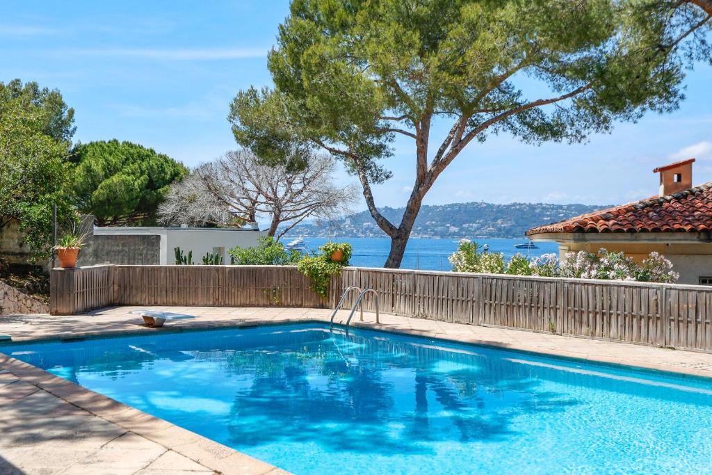 Villa d'Exception avec Vue Mer Panoramique - Antibes