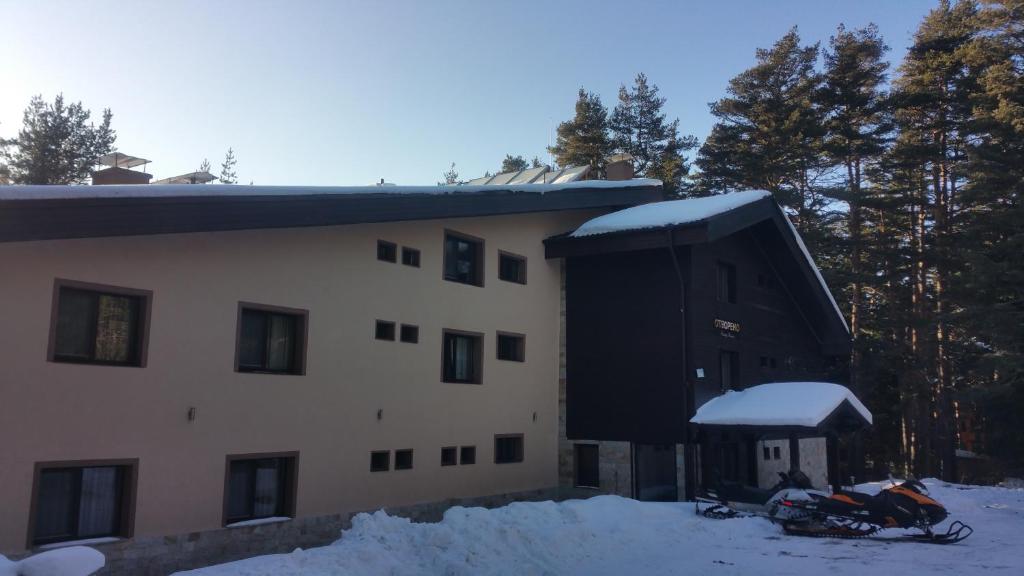 Hunting Residence Lodge v zimě