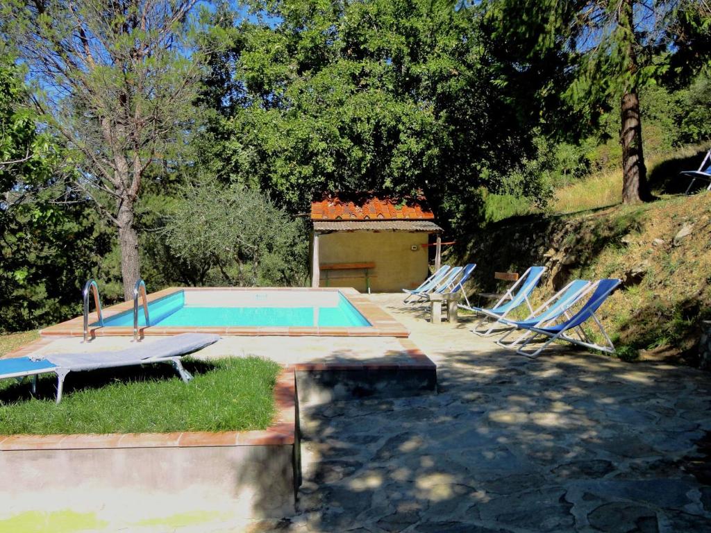Kolam renang di atau di dekat Spacious Cottage in Castelfranco Piandisc with Terrace