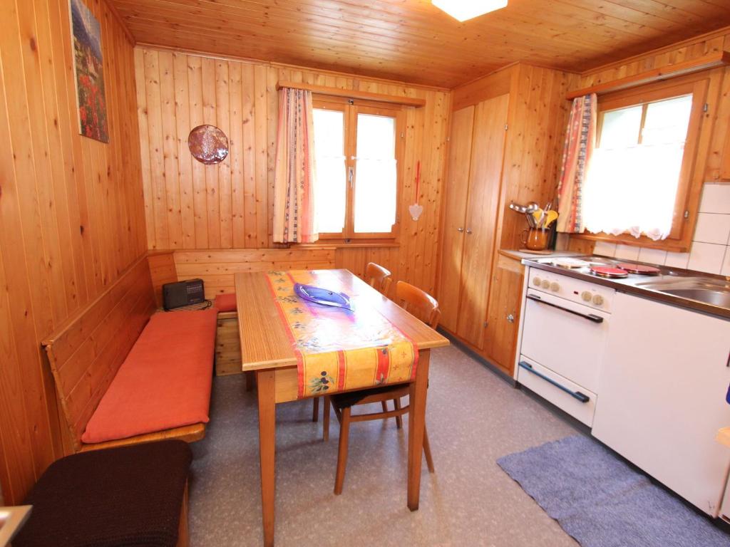 Kuchyň nebo kuchyňský kout v ubytování Chalet in Bister near Aletsch Arena