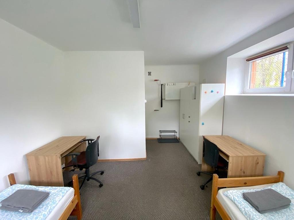 Student House Kazimierzowska - Twin Room With Shared Bathroom