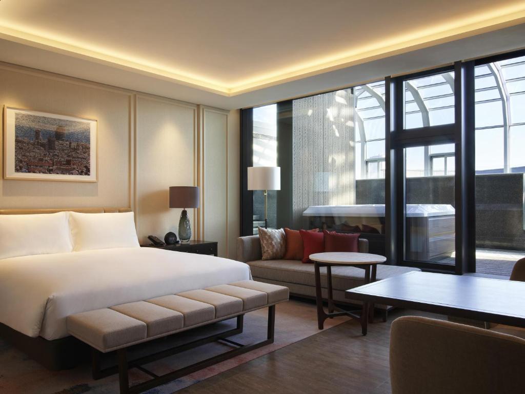 The Ambassador Seoul - A Pullman Hotel - Pool View Suite With King Bed