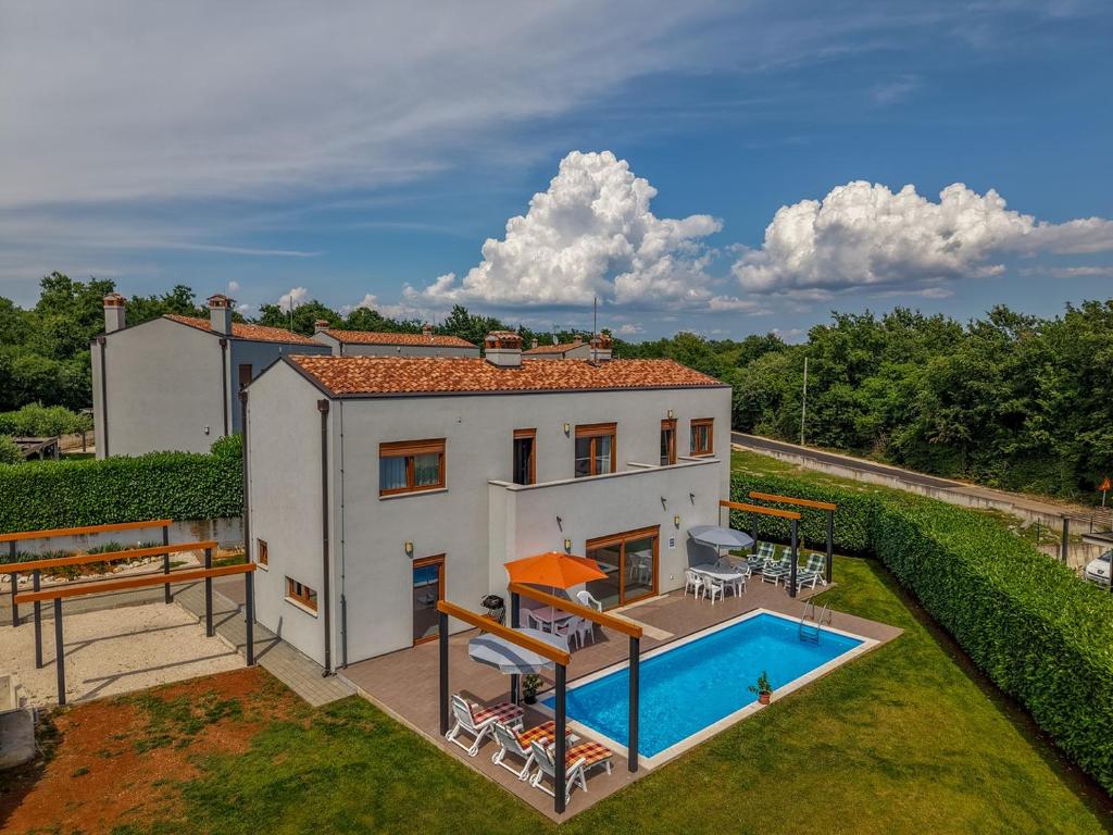 Holiday House Irina F - Pool Private