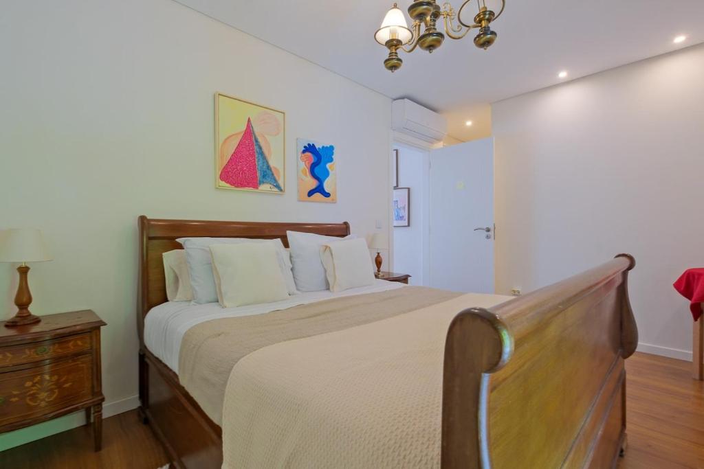 Elegant Guest Room with Hot Tub Full Shared Home