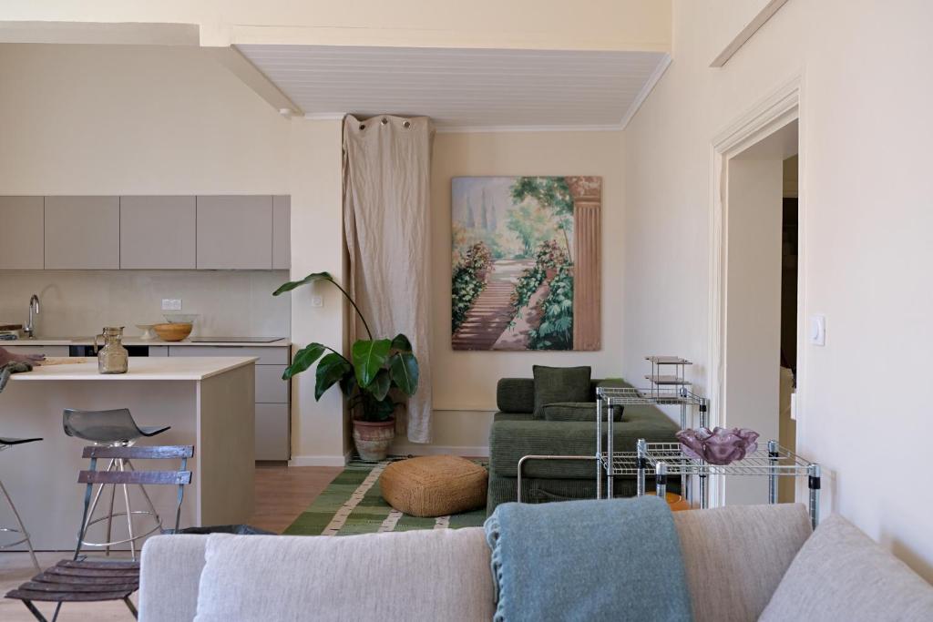 Elegant Renovated Apartment in Avignon