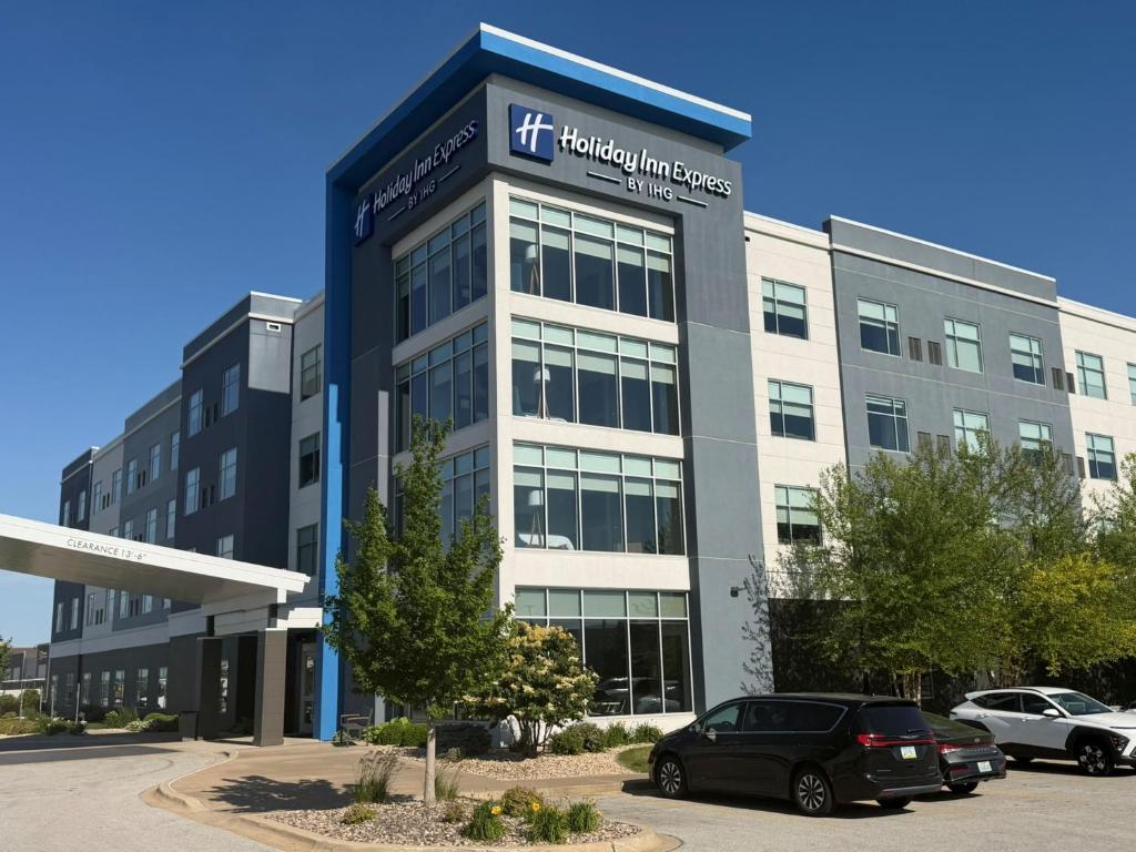 Holiday Inn Express Bettendorf - Davenport NE by IHG