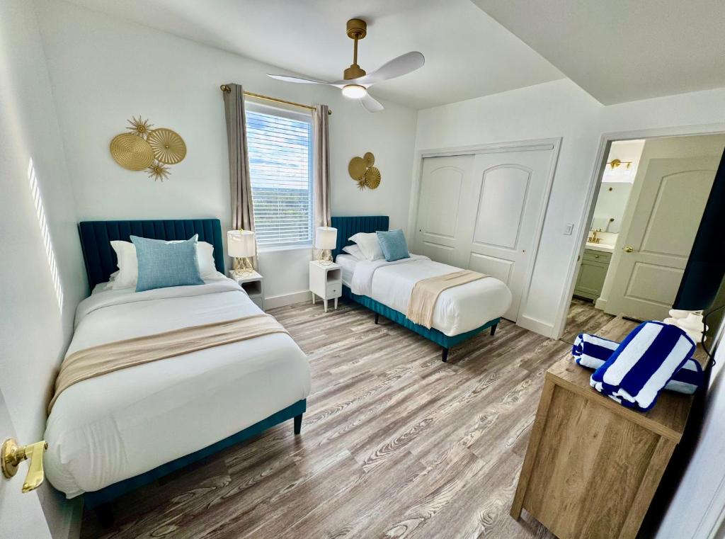 Balcony Lake Views - Pool, Gym, WiFi & Parking photo
